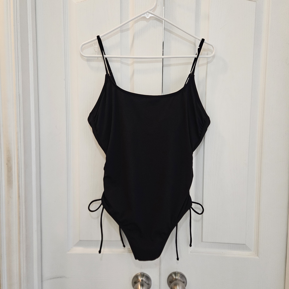 Shade & Shore Ribbed Adjustable Drawstring Medium Coverage One Piece Swimsuit - Picture 3 of 7